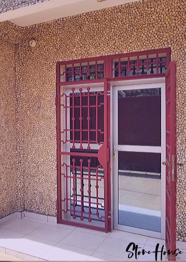 Stone House - Makepe, Douala Aparthotel Ngoại thất bức ảnh