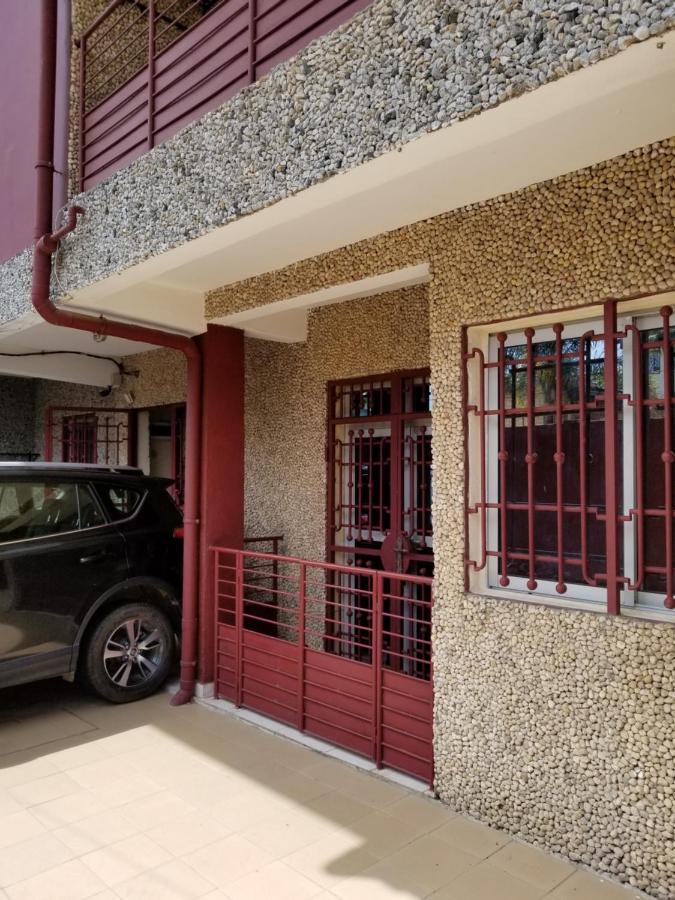 Stone House - Makepe, Douala Aparthotel Ngoại thất bức ảnh