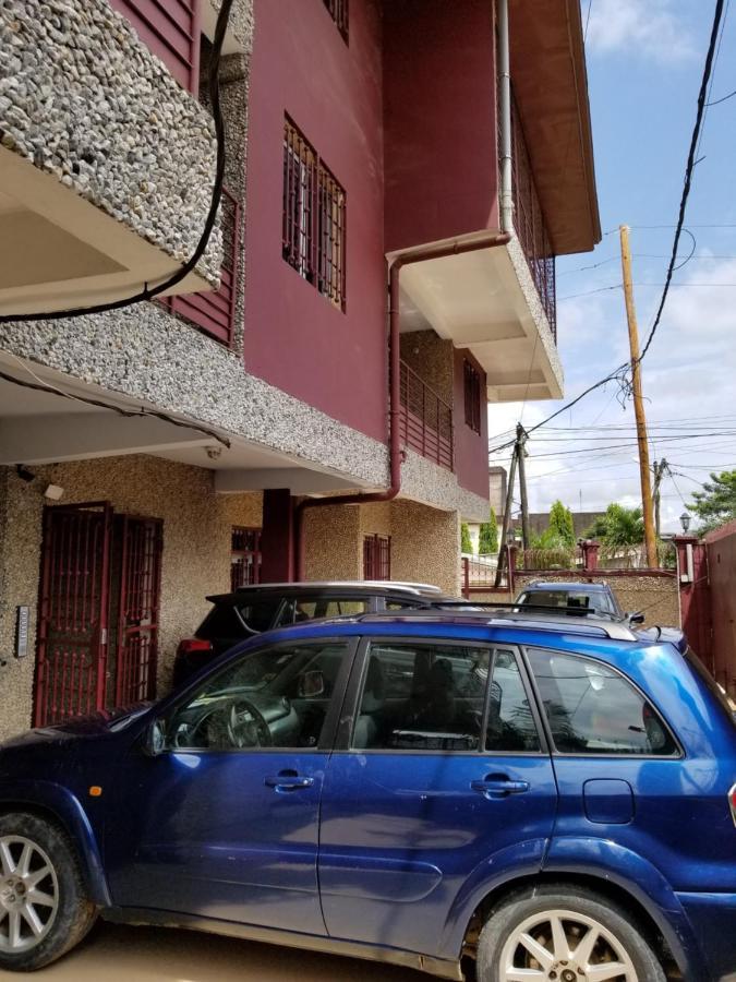 Stone House - Makepe, Douala Aparthotel Ngoại thất bức ảnh
