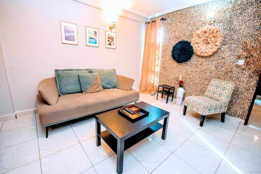 Stone House - Makepe, Douala Aparthotel Ngoại thất bức ảnh