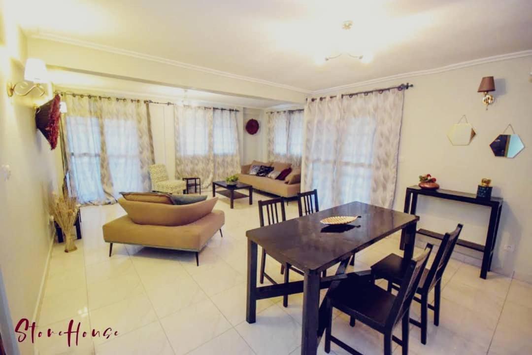 Stone House - Makepe, Douala Aparthotel Ngoại thất bức ảnh