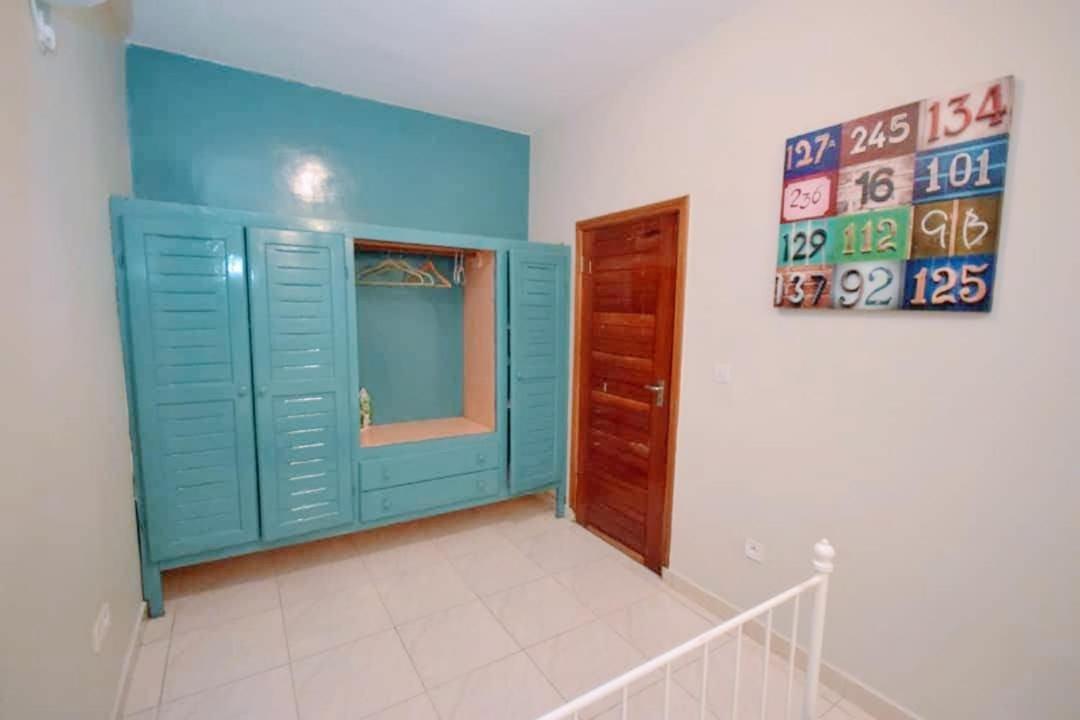 Stone House - Makepe, Douala Aparthotel Ngoại thất bức ảnh