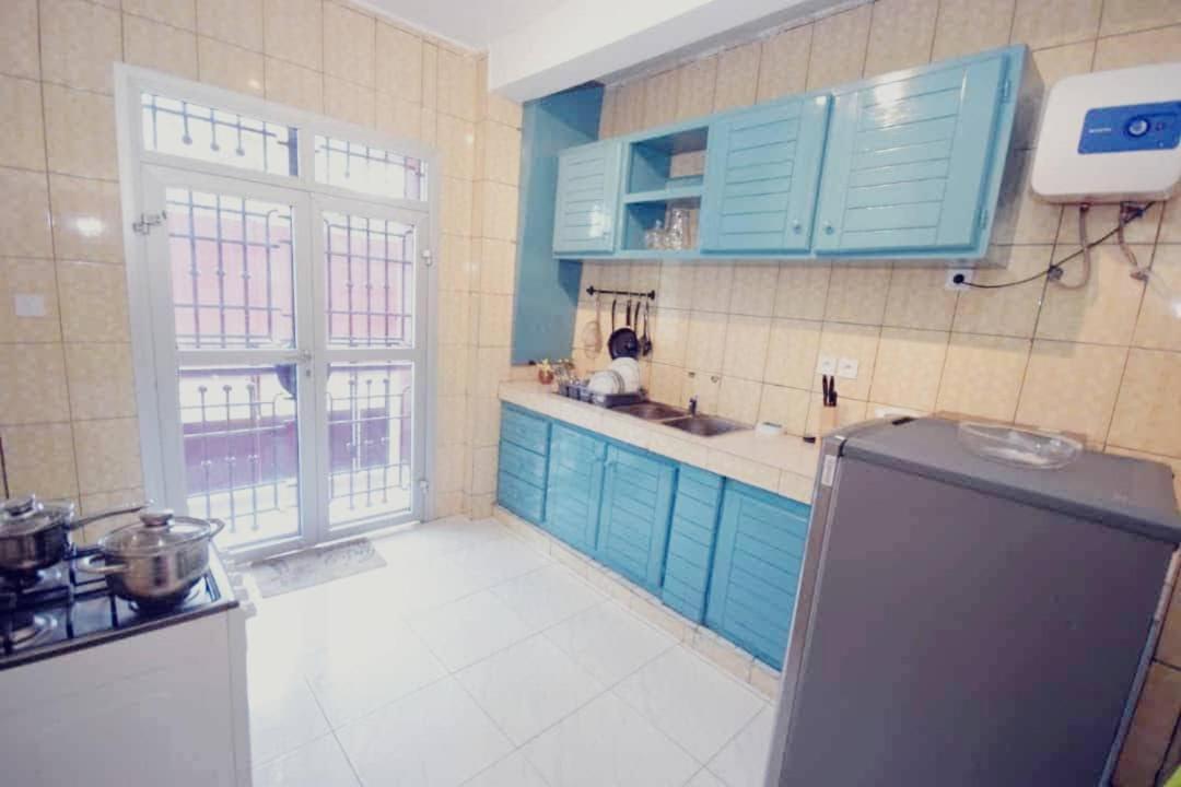 Stone House - Makepe, Douala Aparthotel Ngoại thất bức ảnh