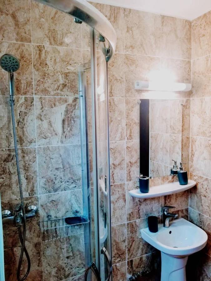 Stone House - Makepe, Douala Aparthotel Ngoại thất bức ảnh