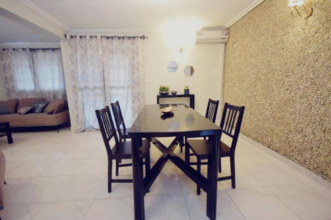 Stone House - Makepe, Douala Aparthotel Ngoại thất bức ảnh