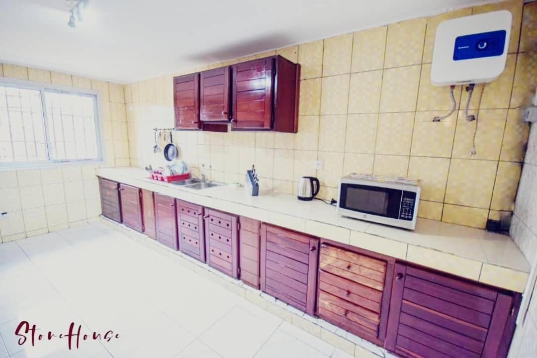Stone House - Makepe, Douala Aparthotel Ngoại thất bức ảnh